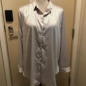 Victoria’s Secret white print sleep shirt. XL NWT